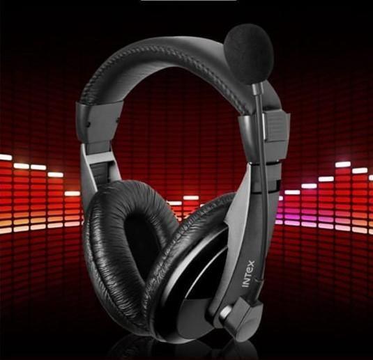 Wired over ear online headphones with volume control